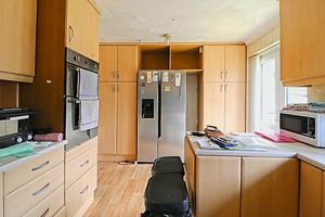 Kitchen- click for photo gallery
